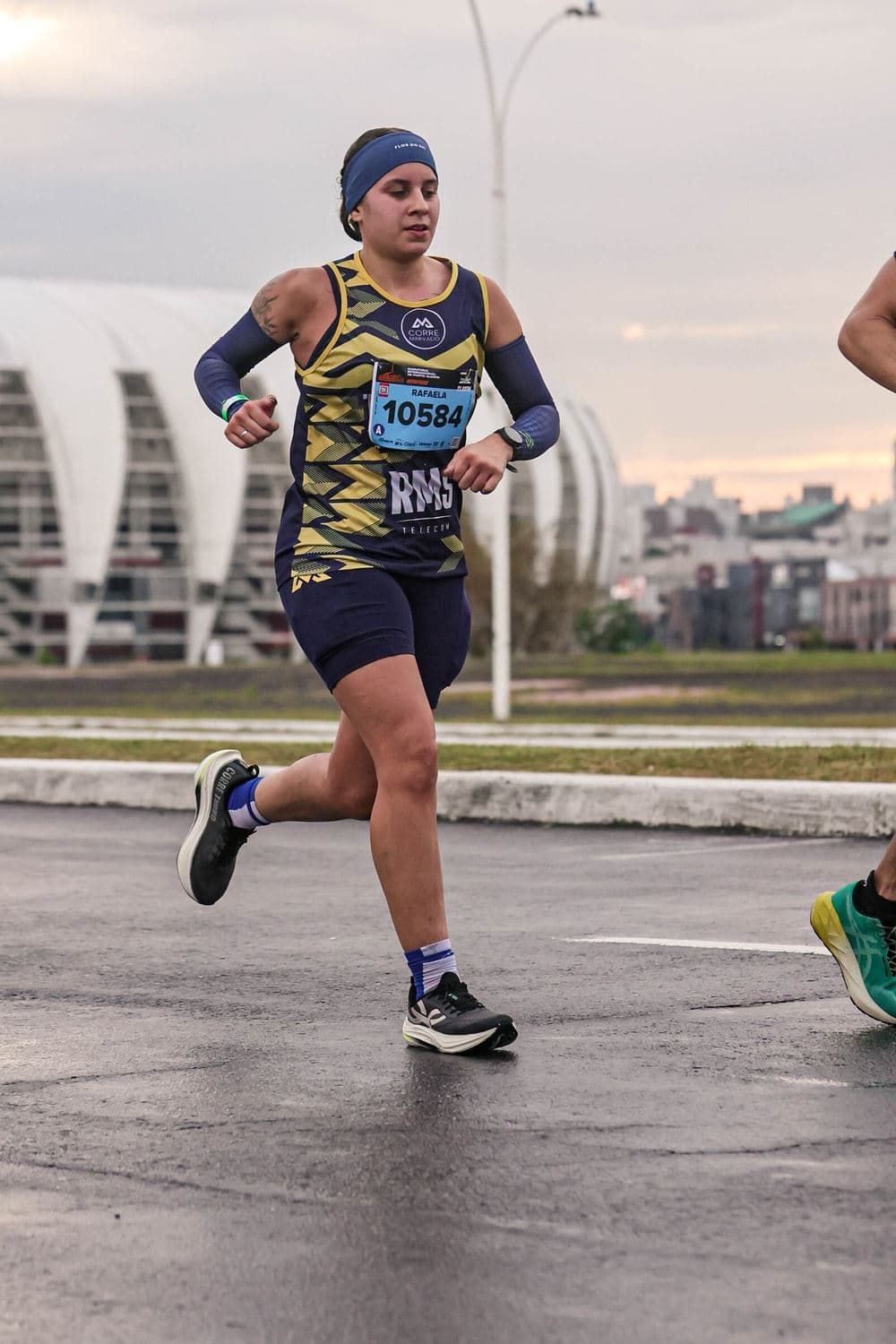 Atleta Corre Marvado em prova de rua